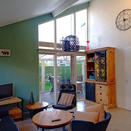 Vakantiewoning Met Serre En Airconditioning Tzummarum Exterior foto