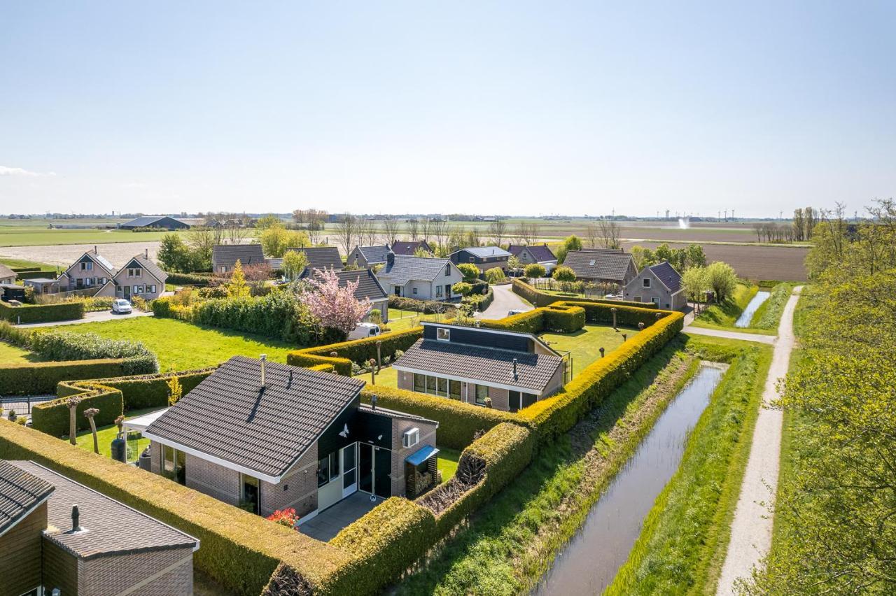 Vakantiewoning Met Serre En Airconditioning Tzummarum Exterior foto