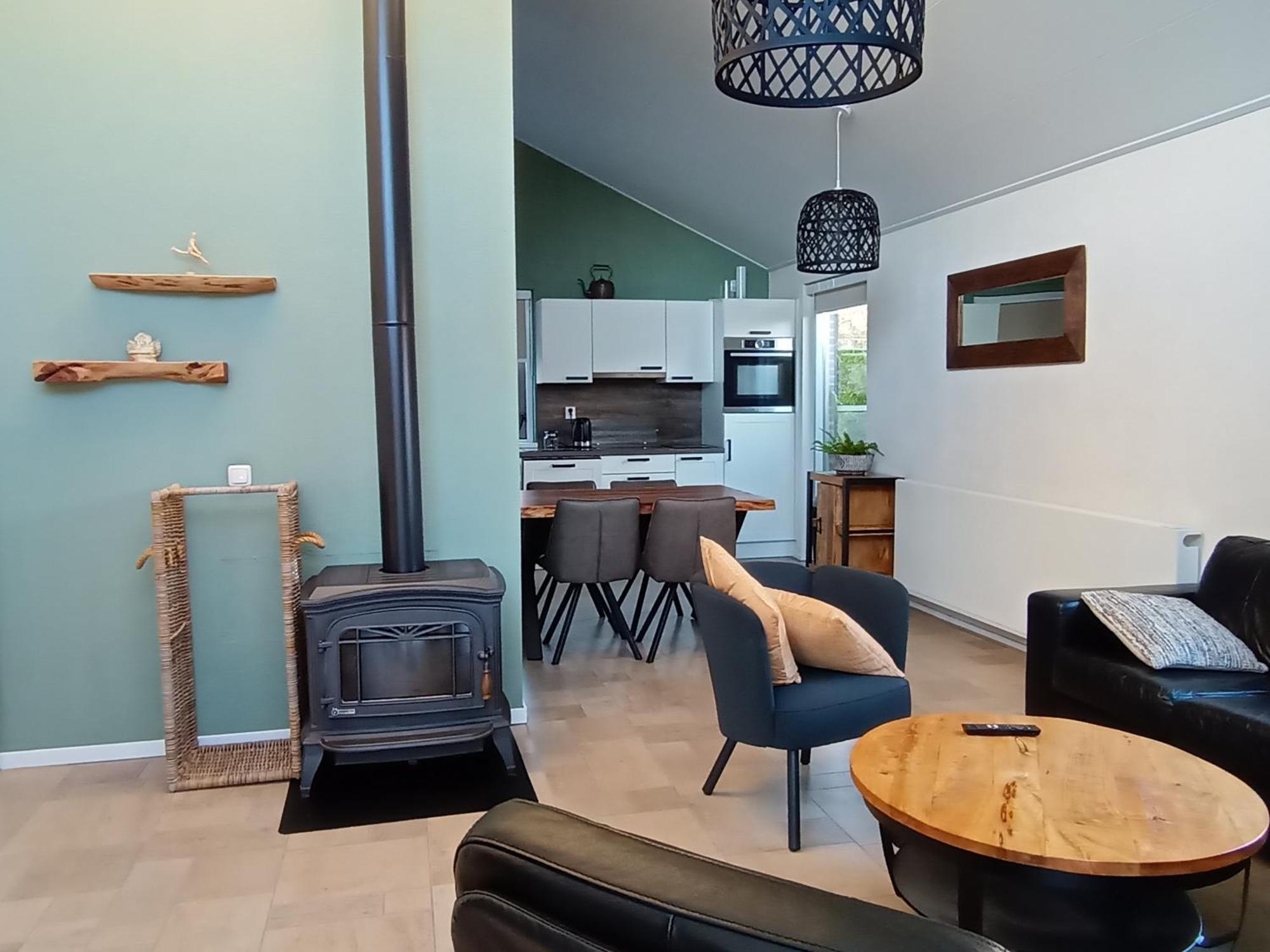 Vakantiewoning Met Serre En Airconditioning Tzummarum Exterior foto