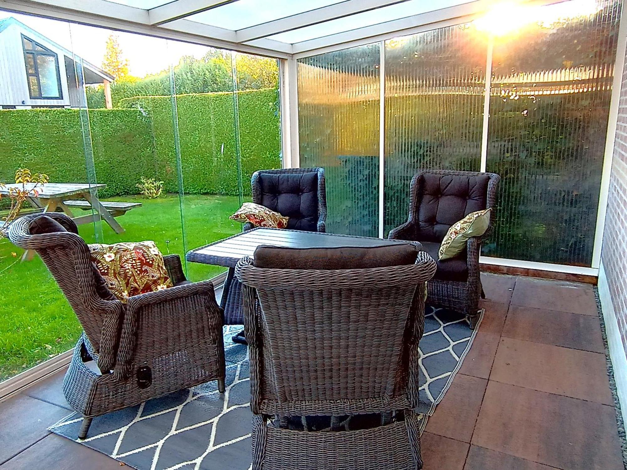 Vakantiewoning Met Serre En Airconditioning Tzummarum Exterior foto